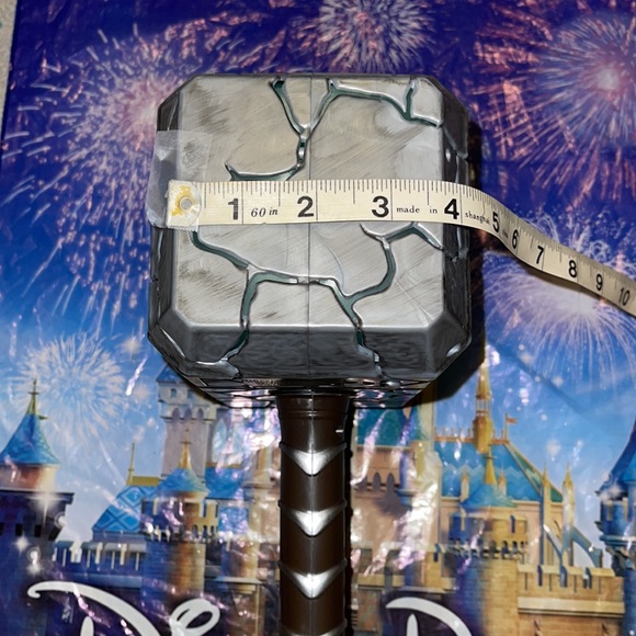DISNEY PARKS EXCLUSIVE-MARVEL AVENGERS THOR HAMMER LIGHT UP DRINK HOLDER - Picture 8 of 14